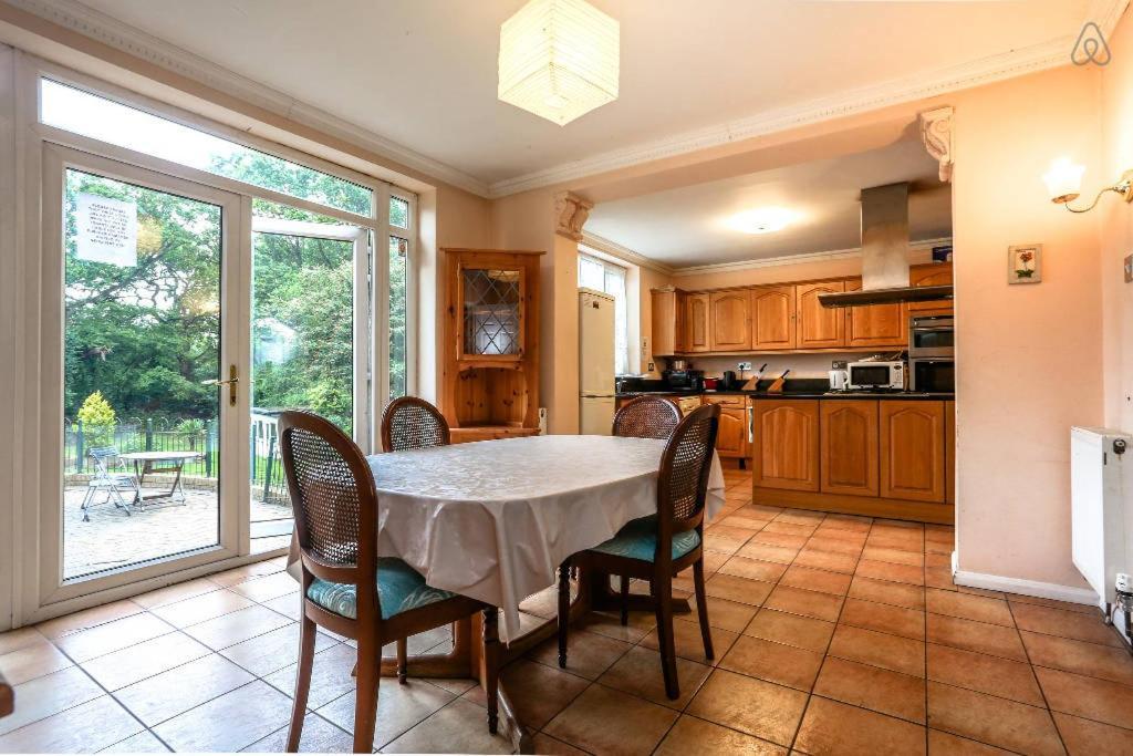 Whetstone Oyo Guest House Ellipse מראה חיצוני תמונה