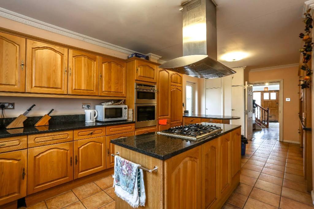 Whetstone Oyo Guest House Ellipse מראה חיצוני תמונה